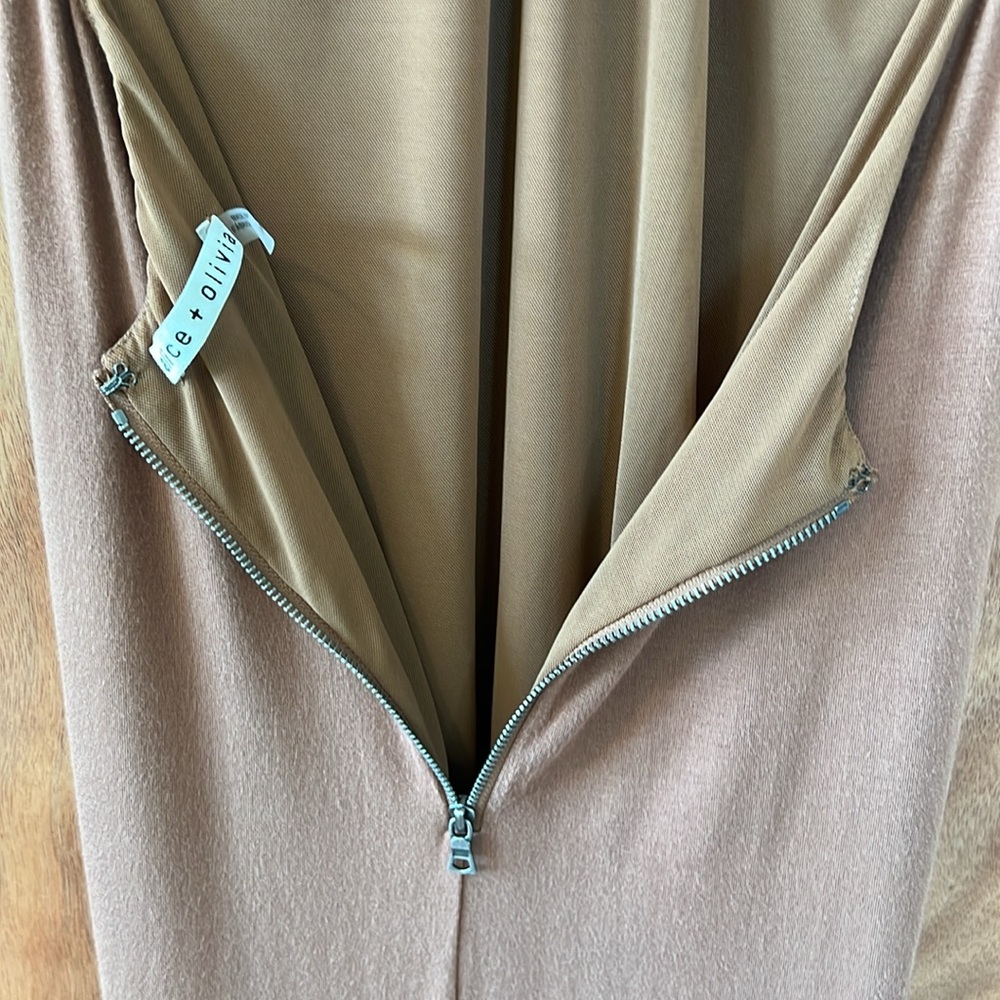Alice + Olivia Brown Maxi Dress - Picture 8 of 11